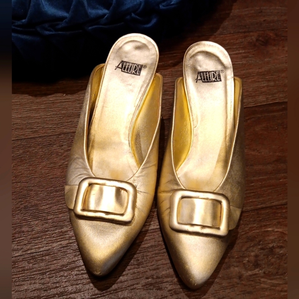 Allure Vintage 80s 90s  Gold Mules Sleek Metallic Finish Size 7